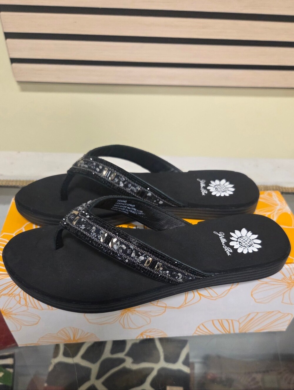 Brand New Womens Black Thong Sandal Beaded Sequin Glitter Embellished Flip Flops